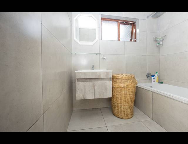 4 BEDROOM HOUSE TO LET IN BAYSVILLE